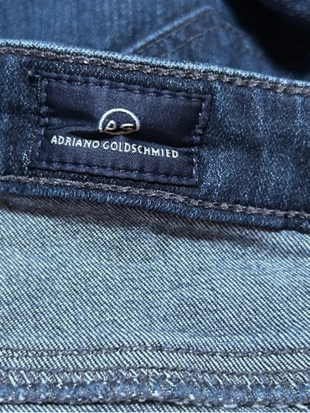 AG Adriano Goldschmied Distressed Women's Dark Wash Ankle Jeans Size 26 R